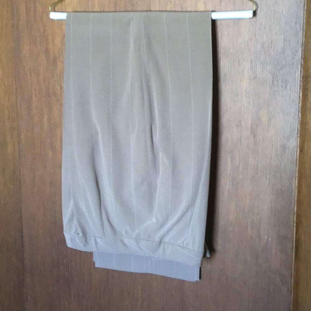 Pants Suit - Picture 4 of 9